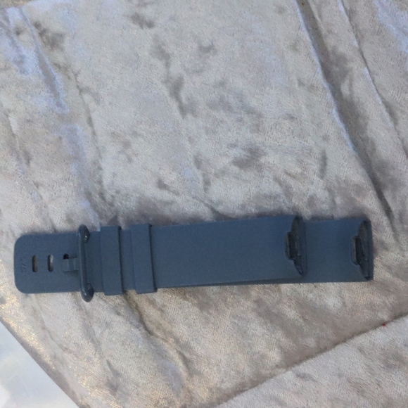 FITBIT (WOMEN'S LARGE) CHARGE 3 BAND BLUE/GREY MADE IN CHINA - Picture 4 of 6